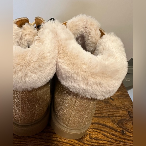 Thereabouts Big Girls Gold Sparkle London Flat Heel Hiking Boots NWT Var… - Picture 5 of 8